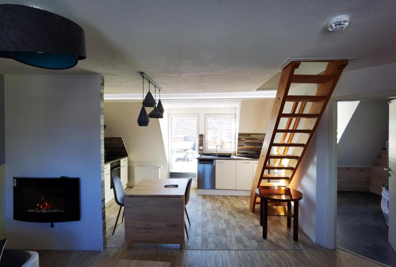 Gemuetliche Dachwohnung Mit Kleiner Oder Grosser Dachterrasse Nebeneinander Wolmirstedt المظهر الخارجي الصورة
