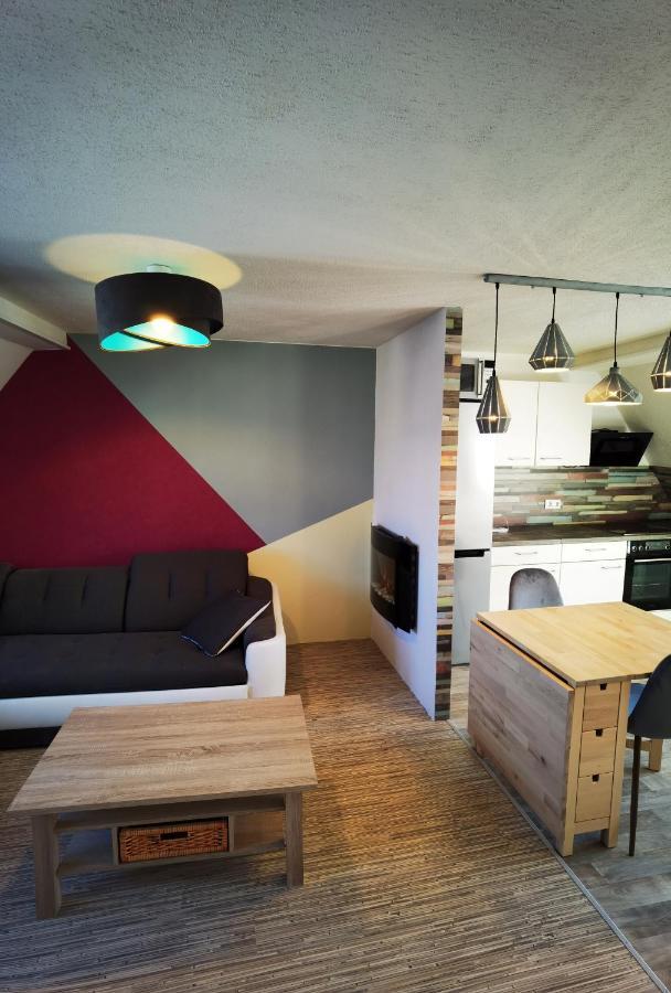Gemuetliche Dachwohnung Mit Kleiner Oder Grosser Dachterrasse Nebeneinander Wolmirstedt المظهر الخارجي الصورة