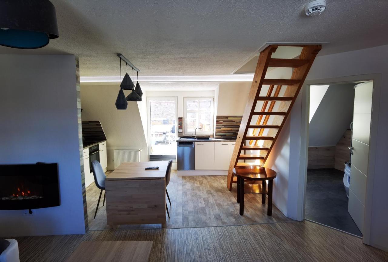 Gemuetliche Dachwohnung Mit Kleiner Oder Grosser Dachterrasse Nebeneinander Wolmirstedt المظهر الخارجي الصورة