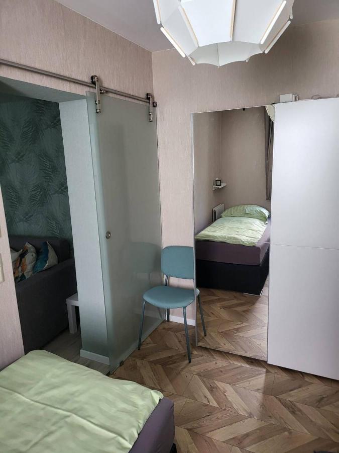 Gemuetliche Dachwohnung Mit Kleiner Oder Grosser Dachterrasse Nebeneinander Wolmirstedt المظهر الخارجي الصورة