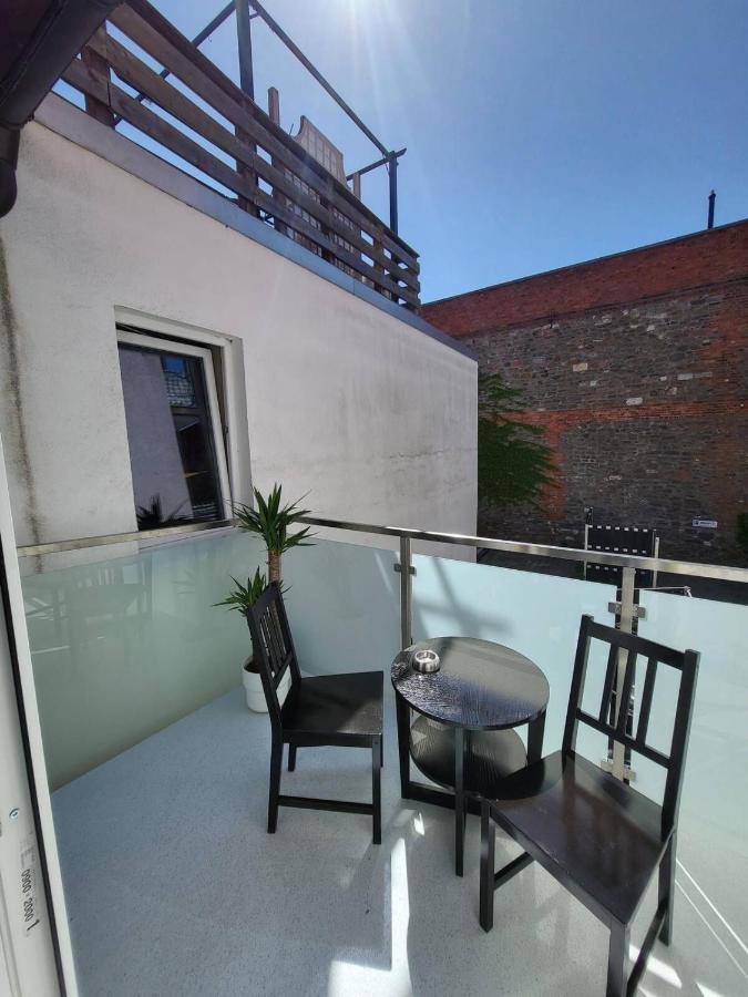 Gemuetliche Dachwohnung Mit Kleiner Oder Grosser Dachterrasse Nebeneinander Wolmirstedt المظهر الخارجي الصورة