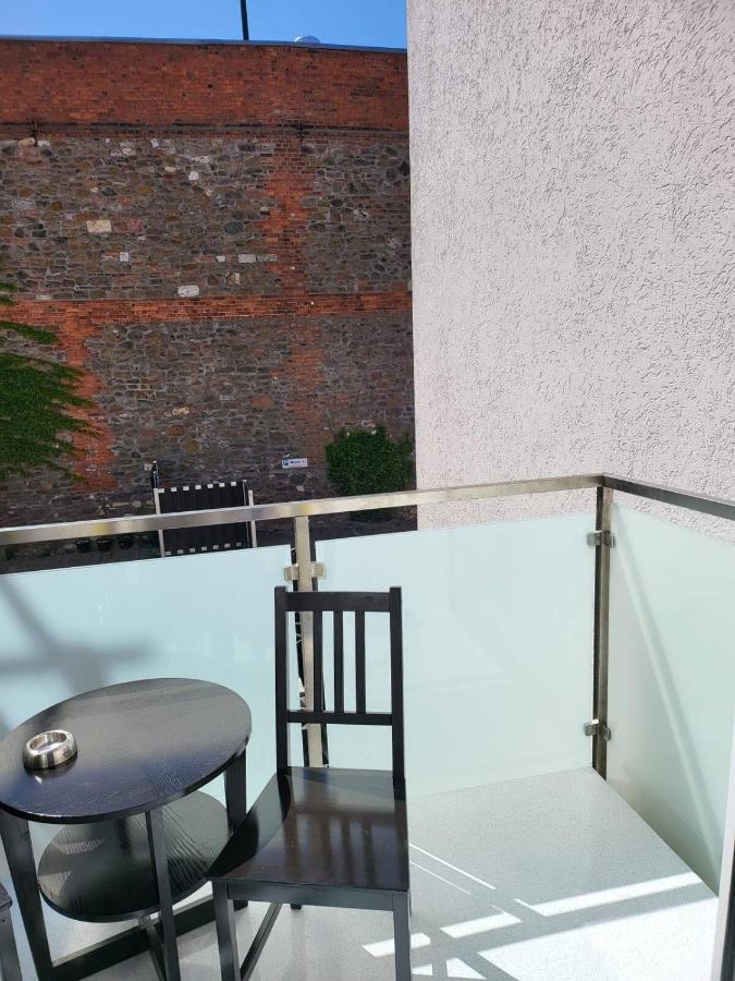 Gemuetliche Dachwohnung Mit Kleiner Oder Grosser Dachterrasse Nebeneinander Wolmirstedt المظهر الخارجي الصورة