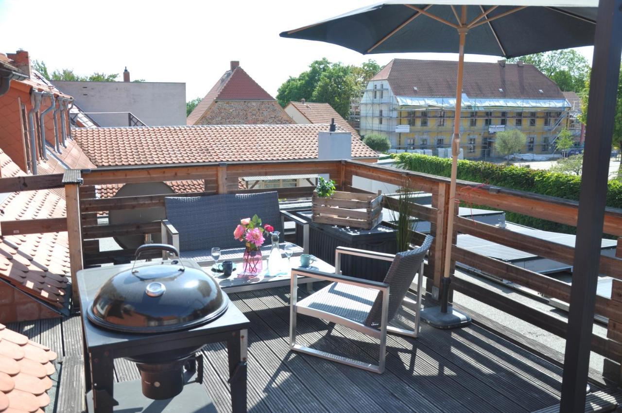 Gemuetliche Dachwohnung Mit Kleiner Oder Grosser Dachterrasse Nebeneinander Wolmirstedt المظهر الخارجي الصورة